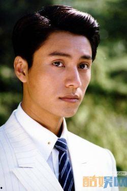 杨泽霖个人资料,才华横溢的青年才俊，探索人生与艺术的独特旅程